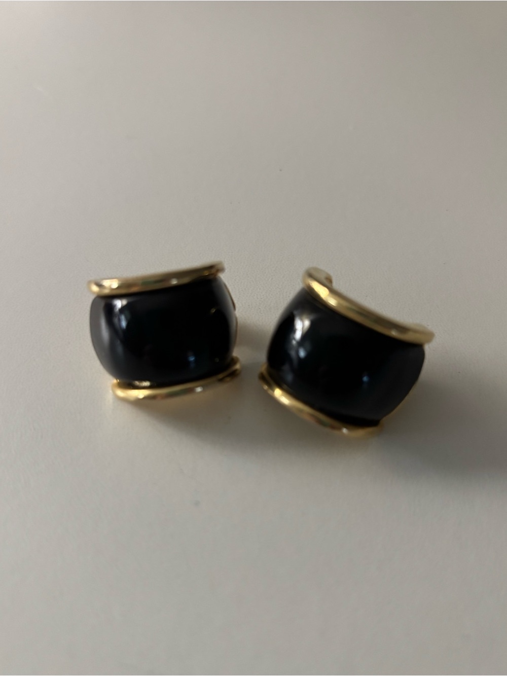 Vintage style gold-toned hoop clip on earrings